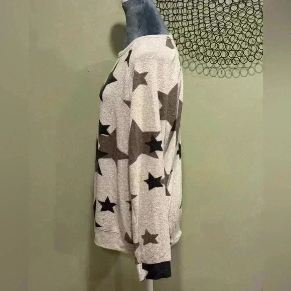 Buffalo David Bitton Long Sleeved Sweatshirt Star Detail - Size Large - Picture 2 of 4